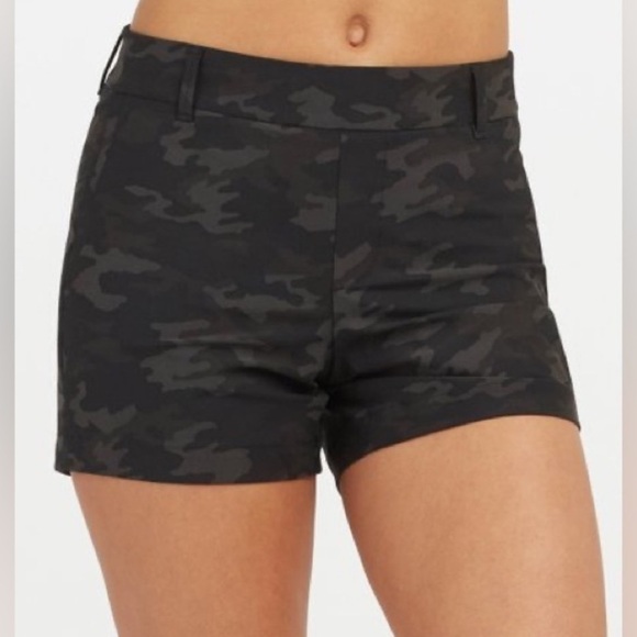 Small NWT Spanx Camo Sunshine 6” shorts - Picture 1 of 4